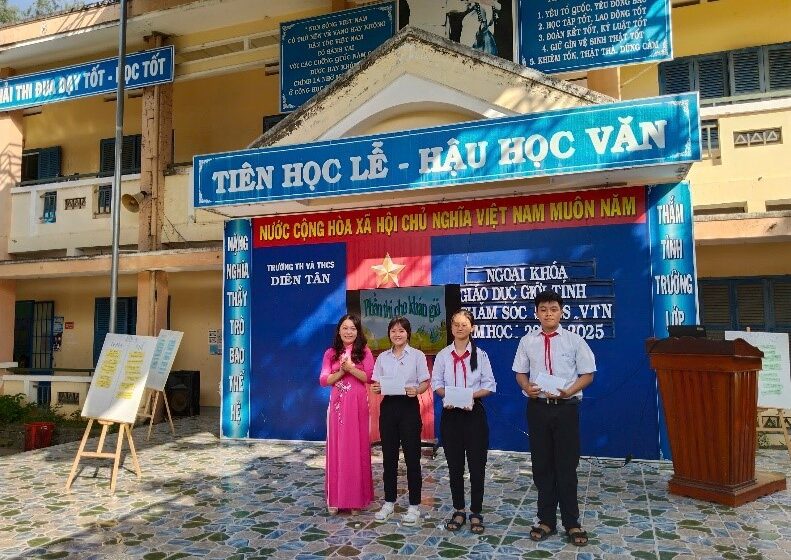 BẢN TIN NGOẠI KHÓA CHỦ ĐỀ: “GIÁO DỤC GIỚI TÍNH VÀ CHĂM SÓC SỨC KHOẺ SINH SẢN VỊ THÀNH NIÊN”